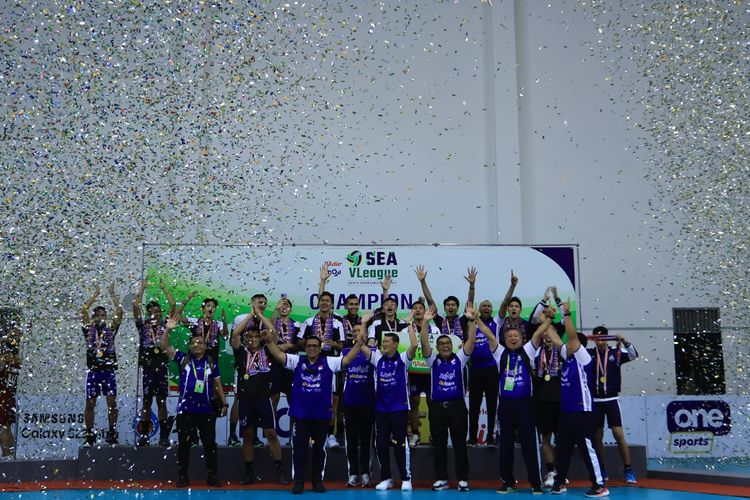 Timnas voli Indonesia menjadi juara SEA V League 2023 seri pertama setelah mengalahkan Thailand 3-1 (21-25, 25-17, 25-23, 27-25) di Padepokan Voli Jenderal Polisi Kunarto, Sentul, Bogor, Minggu (23/7/2023). 