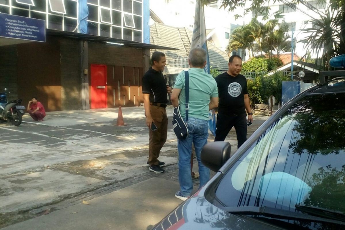 Kapolresta Depok, AKBP Herry Heryawan tiba di lokasi penyerangan dua anggota polisi pada Jumat (30/6/2017) lalu.
