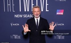 Mendiang Sam Neill Wariskan Rumah Mewah hingga Perkebunan Anggur