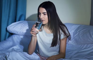 Minum air putih bisa bermanfaat untuk mencegah sakit kepala.
