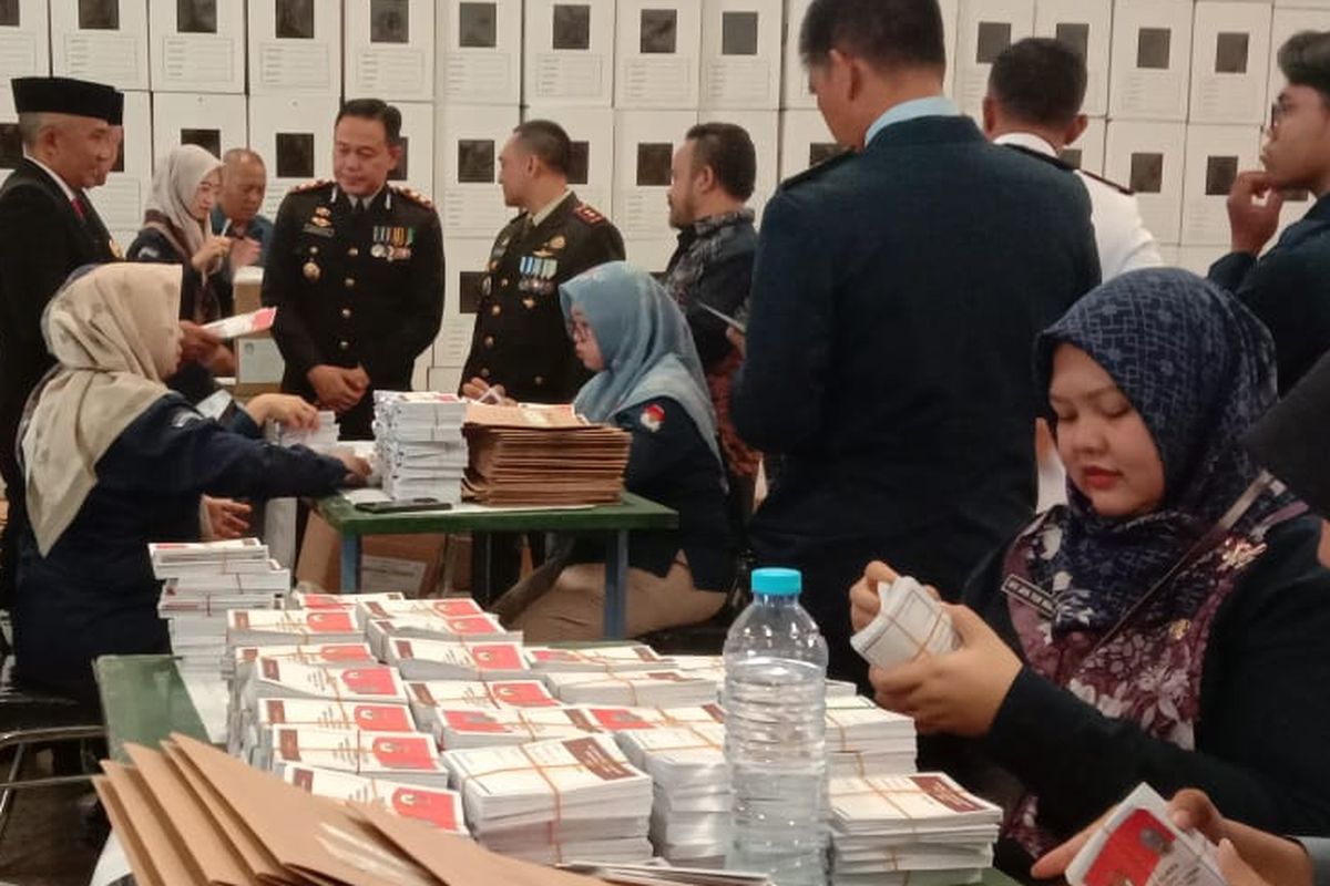 Jelang Pilkada 2024, Begini Suasana Gudang Surat Suara di KPU Kota Batu dan Malang