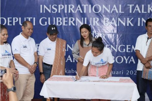 Bank Indonesia Berikan Bantuan Alat Tenun dan Kemasan Produk ke UMKM Tenun di Sumba 