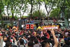Ratusan Pekerja Seni Demo di Depan DPRD Gresik, Tuntut Diizinkan Beraktivitas