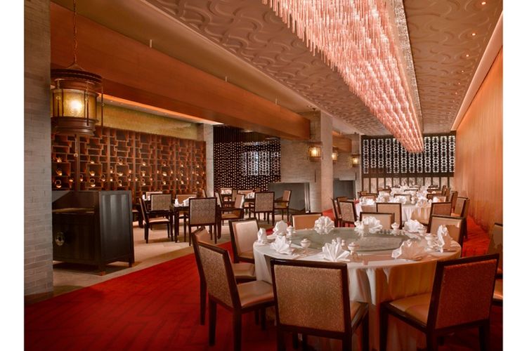 JW Marriott Hotel Medan menawarkan pengalaman bersantap yang mencerminkan cita rasa lokal. 