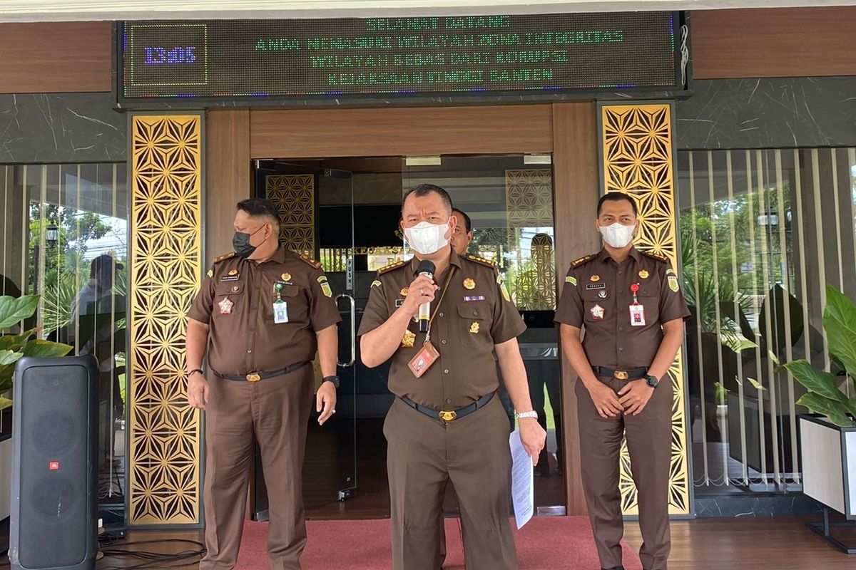 Kejati sebut ada dugaan korupsi pada pengadaan komputer untuk UNBK di Banten dengan kerugian Rp 6 miliar, Selasa (25/1/2022).