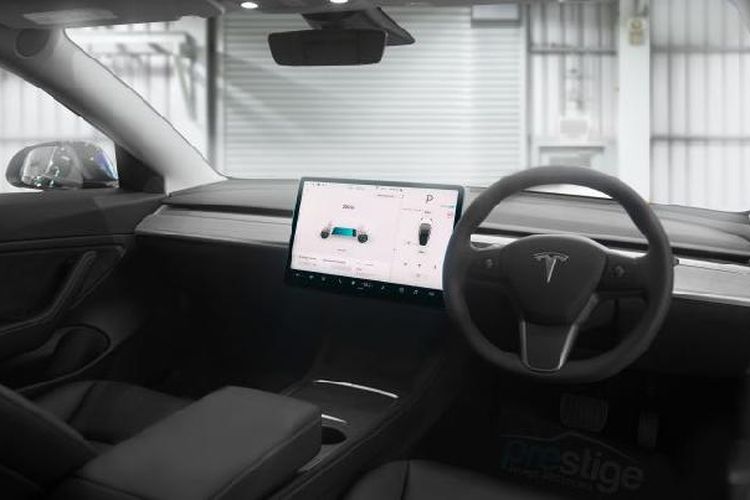 Tampilan interior Tesla Model 3 facelift.