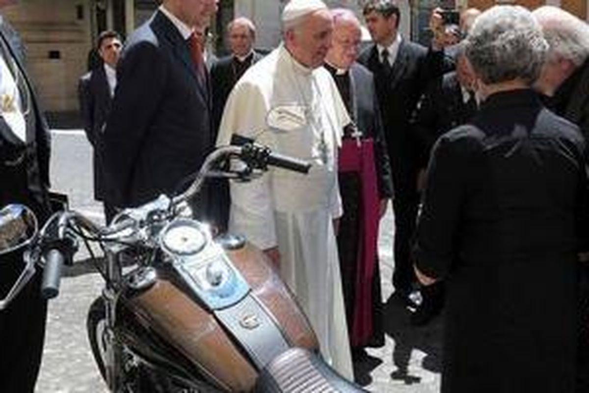 Harley-Davidson milik Paus Fransiskus akan dilelang untuk amal.