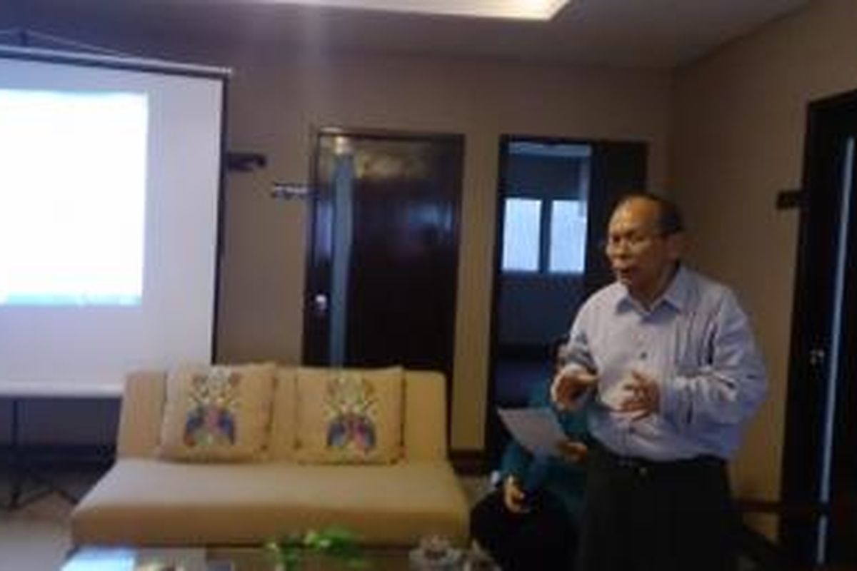 Prof. Dr. Rusmin Tumanggor, MA, Guru besar Antropologi kesehatan di UIN, Jakarta yang menjelaskan filosofi kesehatan.