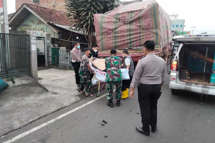 Lakalantas di Tanjungsari, Sumedang, Jabar tewaskan seorang warga, Senin (7/11/2022). DOK. Polres Sumedang/KOMPAS.com