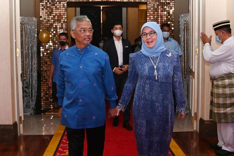 Raja Malaysia Sultan Abdullah Sultan Ahmad Shah dan Permaisuri Tunku Azizah Aminah Maimunah Iskandariah