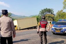 Jalur Cireki Tomo Sumedang Ambles Lagi, Polisi Lakukan Pengalihan Arus