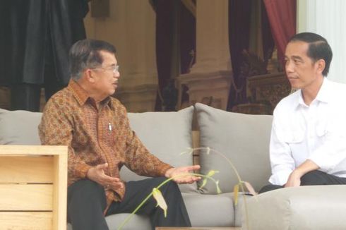 Tinggalkan Istana Lewat Pintu Belakang, Jokowi 