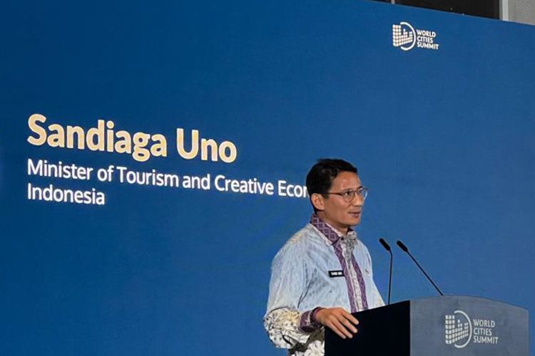 Menparekraf Sandiaga Uno menjadi pembicara kunci di salah satu diskusi pleno World Cities Summit (WCT) 2024 di Singapore Convention Exhibition, Selasa (4/6/2024).