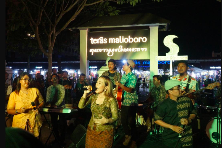 Pentas seni dan budaya Sekar Rinonce di Malioboro, Yogyakarta yang akan menjadi acara saat malam tahun baru 2024. 