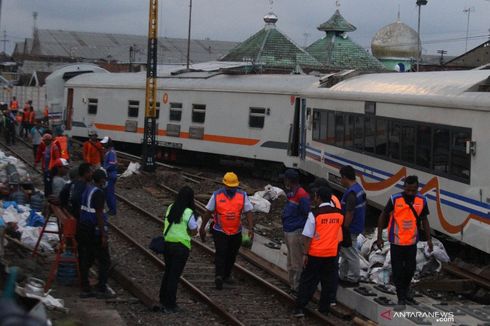 Rangkaian Gerbong Kereta Api Anjlok di Stasiun Kotalama Malang