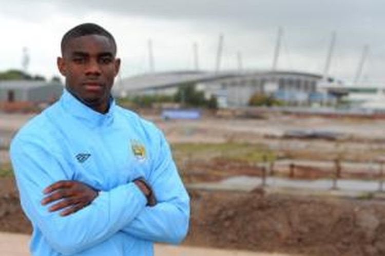 Bek Manchester City, Micah Richards.