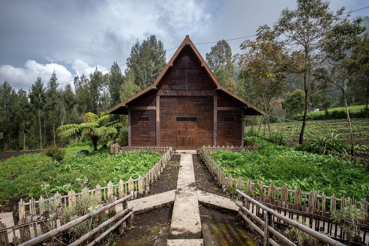 Rumah tradisional Suku Tengger DOK. Shutterstock/priantopuji