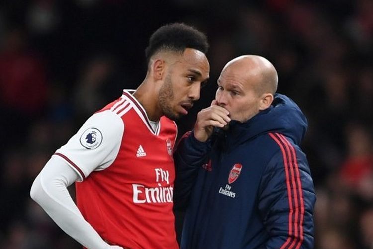 Pierre-Emerick Aubameyang (kiri) dan Freddie Ljungberg (kanan) kala ditahan imbang Southampton pada lanjutan pekan ke-13 Liga Inggris, Sabtu (23/11/2019).