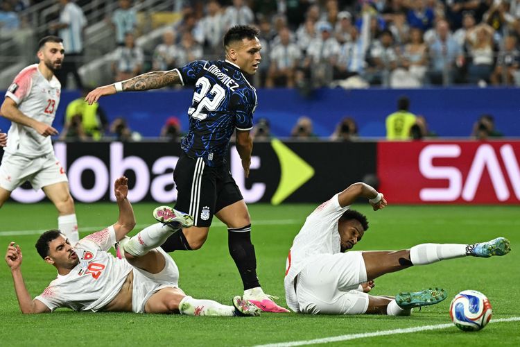 Lautaro Martinez Dianggap Tak Bersalah Usai Selebrasi Lompat ke Penonton