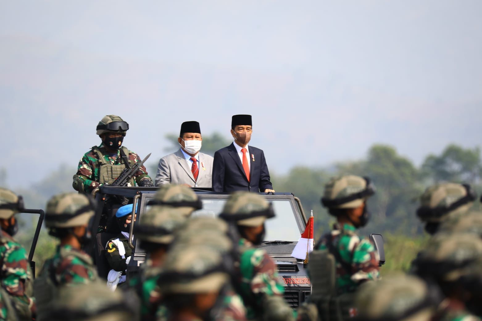 Sentilan Jokowi dan Dinamika Terbuka TNI Vs Polri Terkait Senjata Impor Brimob