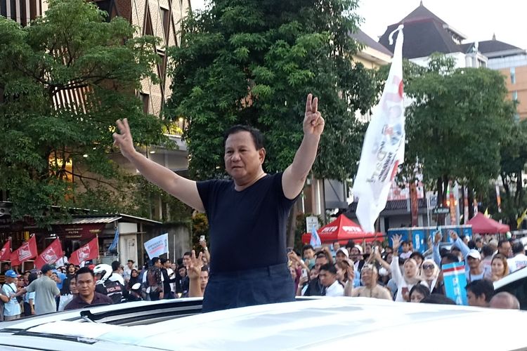 Calon presiden (capres) nomor urut 02 Prabowo Subianto kampanye akbar di Kota Semarang, Jawa Tengah