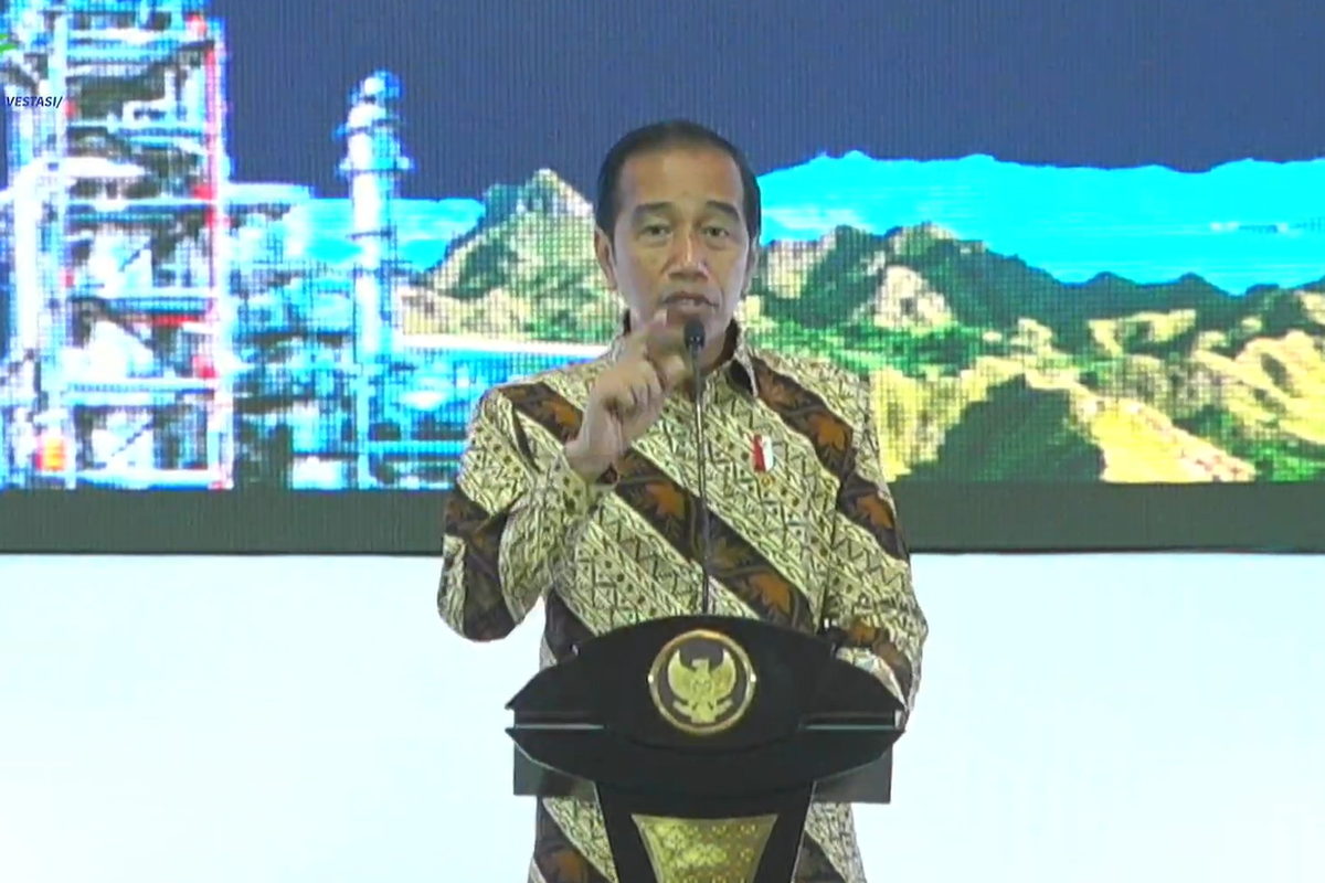 Presiden Joko Widodo (Jokowi) ingin dana BPDLH fokus untuk atasi persoalan sampah dan perbaikan hutan mangrove.  