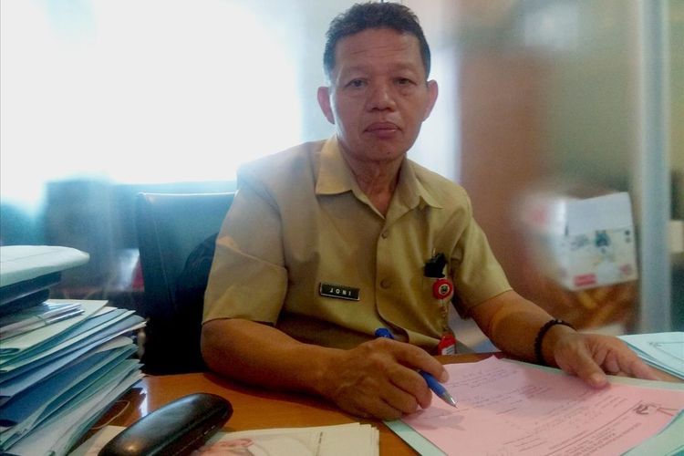 Sekertaris DPRD Kabupaten Magetan Joni. Pin Anggota DPRD Magetan periode 2019-2024 mendatang akan terbuat dari emas imitasi.