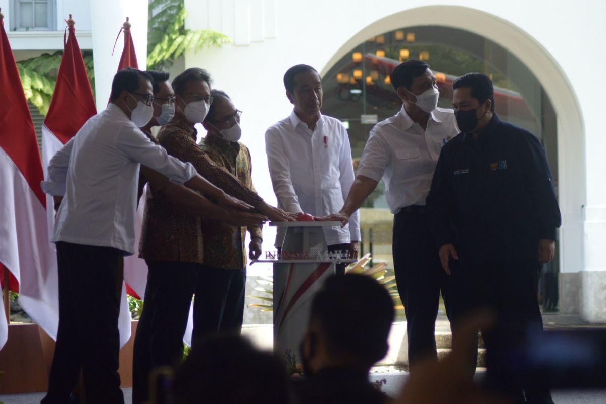 President Joko Widodo (3rd, right)  launches Indonesia's first homegrown Covid-19 vaccine IndoVac produced by state-owned pharmaceutical company PT Bio Farma on Thursday, Oct. 13, 2022.