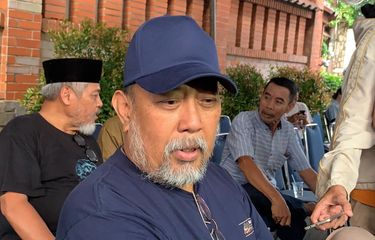 Indro Warkop saat dijumpai di rumah duka, kawasan Lebak Bulus, Jakarta Selatan, Jumat (17/1/2020). 