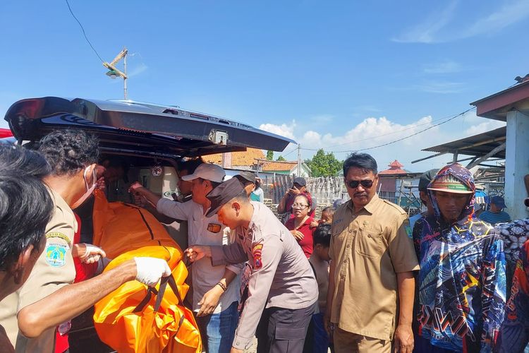 Mayat Perempuan Ditemukan Mengambang di Laut Pasuruan