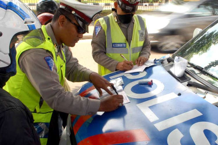 Polisi Bakal Tilang Pengemudi yang Pakai Kendaraan Tanpa Pelat Nomor