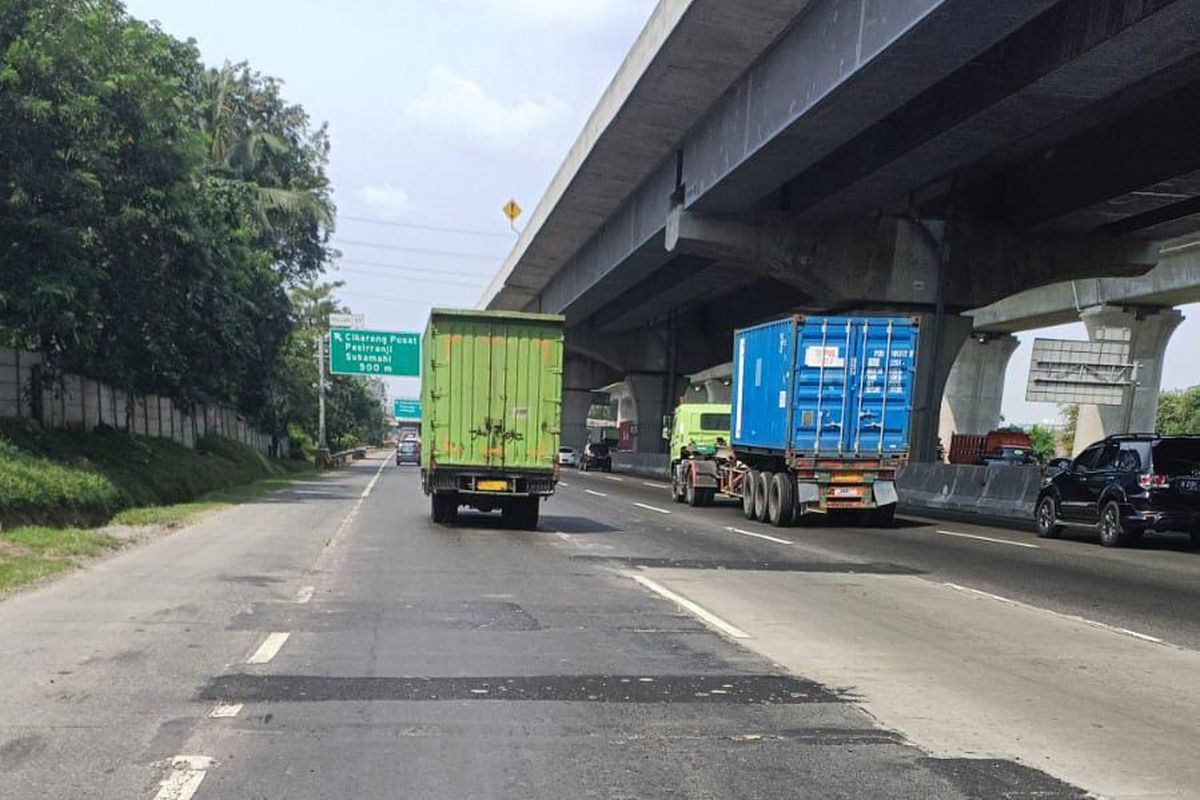 Perbaikan jalan tol Jakarta-Cikampek