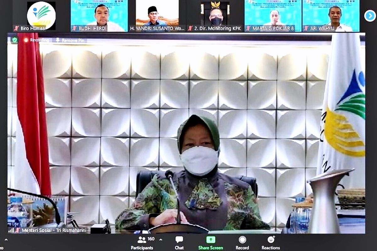 Menteri Sosial Tri Rismaharini dalam acara Diskusi Sekolah Staf dan Pimpinan Tingkat Tinggi (Sespimti) Kepolisian Republik Indonesia (Polri) Pendidikan Reguler (Dikreg) ke-30 tahun 2021 secara daring di Jakarta, Selasa (7/9/2021).