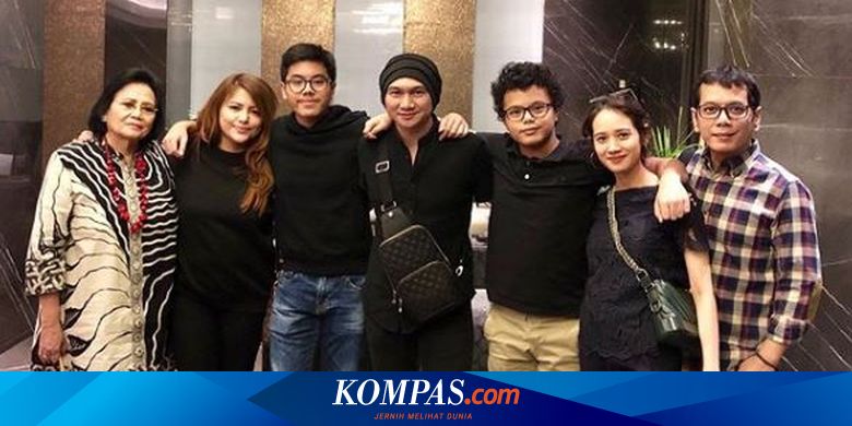 Keakraban Keluarga Menteri Wishnutama Dengan Keluarga Mantan Istrinya Halaman All Kompas Com