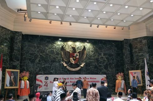 Anies Baswedan Terima Penghargaan dari Purna Paskibraka DKI Jakarta