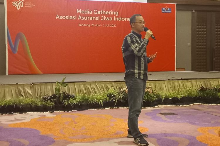 Ketua Bidang Marketing dan Komunikasi AAJI Wiroyo Karsono dalam Media Gathering AAJI di Bandung, Kamis (30/6/2022)