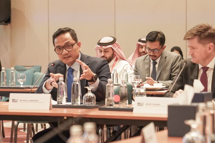 Kepala BPKH Fadlul Imansyah menyampaikan pentingnya kolaborasi global dalam memperkuat ekosistem keuangan syariah Indonesia saat pembukaan IFN Indonesia Dialogues 2025 di Jakarta.
