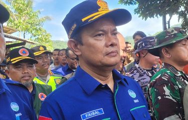 Kepala Badan Meteorolgi, Klimatologi, dan Geofisika (BMKG) Prof Teuku Faisal Fathani Desa Cibeunying, Kecamatan Majenang, Kabupaten Cilacap, Jawa Tengah, Rabu (19/11/2025).