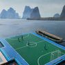 Dua Lapangan Sepak Bola Ini Dibangun di Atas Air dan Hutan