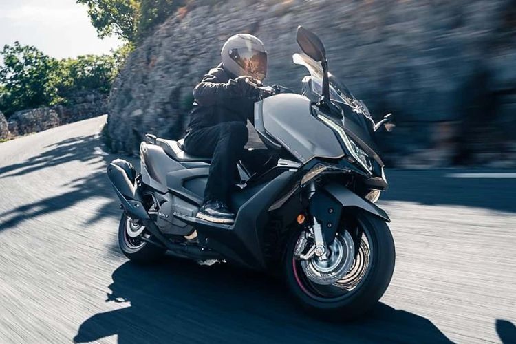 Motor baru Kymco AK Premium yang mau bersaing dengan Yamaha TMax