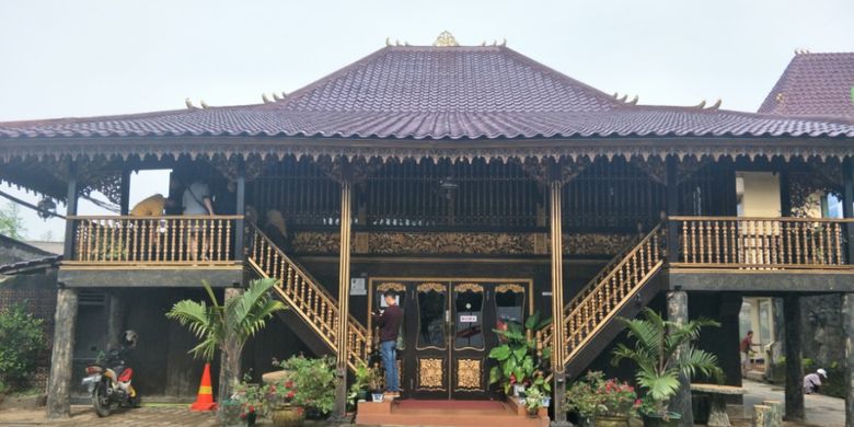  Rumah  Limas Haji Aziz Warisan Budaya Di Kota Palembang Halaman