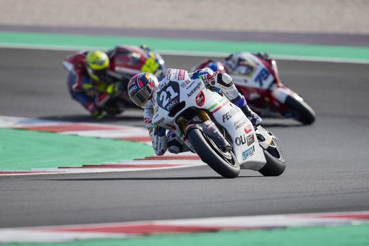 Pebalap Federal Oil Gresini Moto2 (FOGM2), Fabio Di Giannantonio, saat balapan pada Moto2 Emilia Romagna 2021