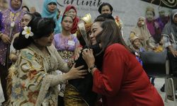 Peringati Hari Kartini, Tia Hendi Berbagi Bersama Anak-anak Berkebutuhan Khusus