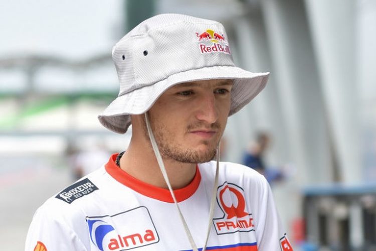 Pebalap Octo Pramac Racing, Jack Miller, berpose pada hari pertama tes pramusim MotoGP 2018 di Sirkuit Sepang, Malaysia, Minggu (28/1/2018).