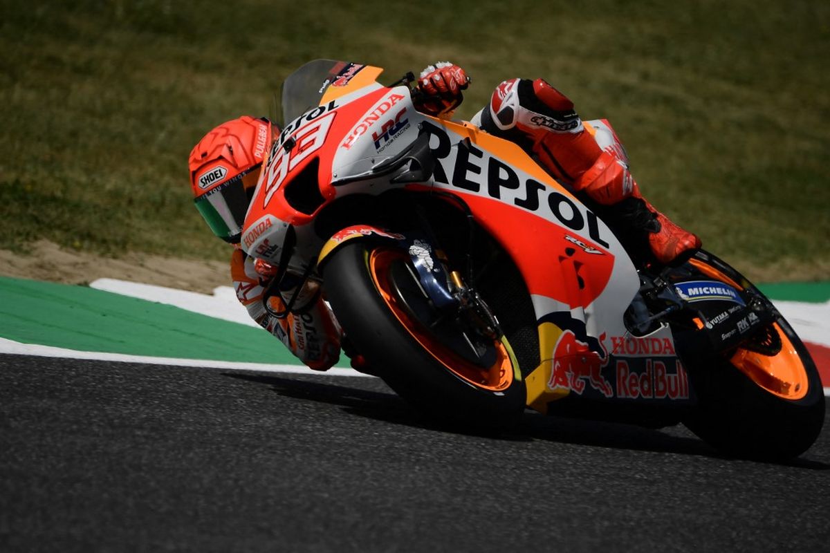 Pebalap Repsol Honda Marc Marquez saat melakukan sesi latihan bebas kedua MotoGP Italia di Sirkuit Mugello, Jumat (27/5/2022). 