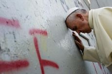 Soal Israel-Palestina, Paus Fransiskus Puji Keberanian Peres dan Abbas