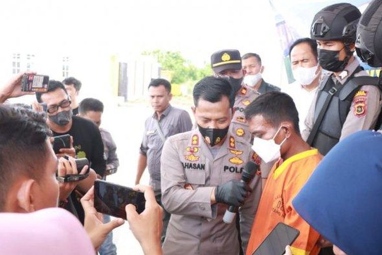 Pelaku pembunuhan seorang pria asal Kecamatan Maro Sebo Ulu Desa Peninjauan RT 13 bernama Muhlisin (32). 

