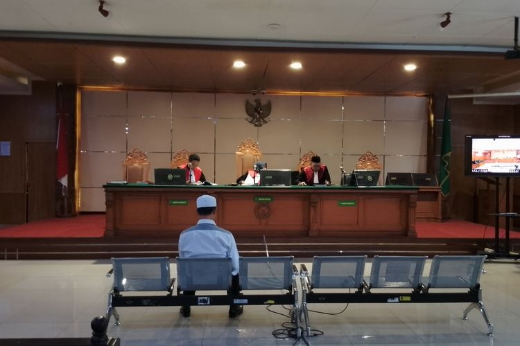 Terdakwa Sonny Setiadi penyuap Yana Mulyana saat mendengarkan vonis hakim di Pengadilan Tipikor Bandung, Senin (11/9/2023).
