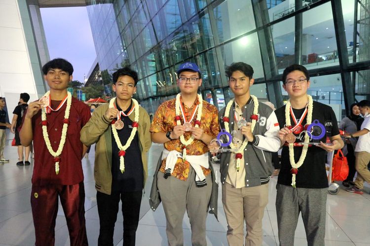 Siswa Indonesia meraih lima medali dalam ajang International Olympiad on Astronomy and Astrophysics (IOAA) ke-16 di Polandia yang dilaksanakan pada 10-20 Agustus 2023.