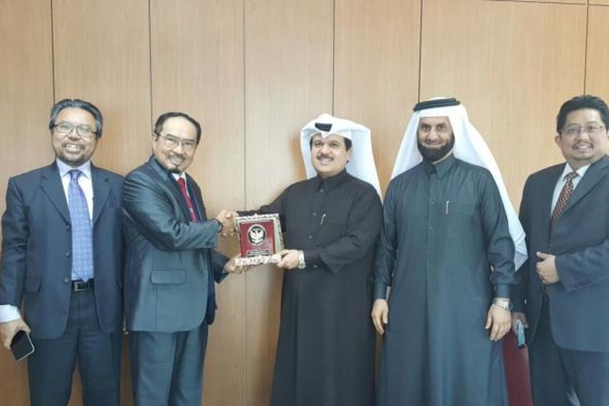 Duta Besar Indonesia untuk Qatar, Marsekal Madya (Purn) Muhammad Basri Sidehabi dengan Direktur Utama (CEO) Nebras Power, Khalid Mohammed Jolo